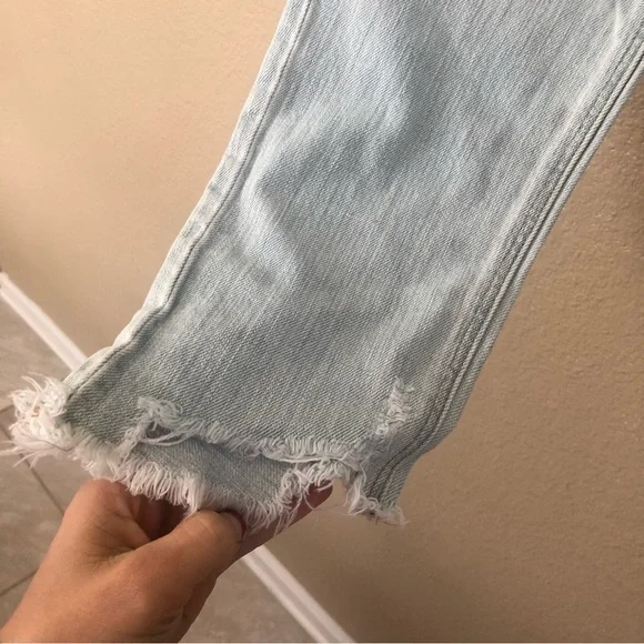 American Eagle TomGirl Super Distressed Light Blue Jeans Size 0 - Picture 4 of 12